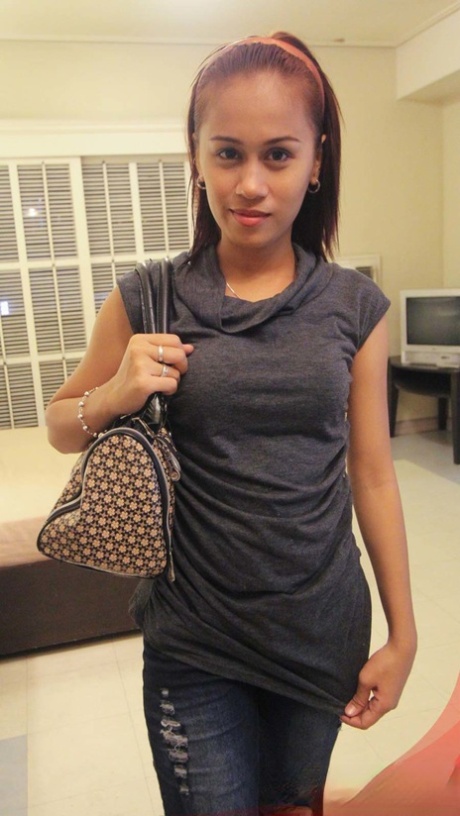 Aku Rela Disetubuhi Atasan Demi Gaji dan Jabatanku di Kantor