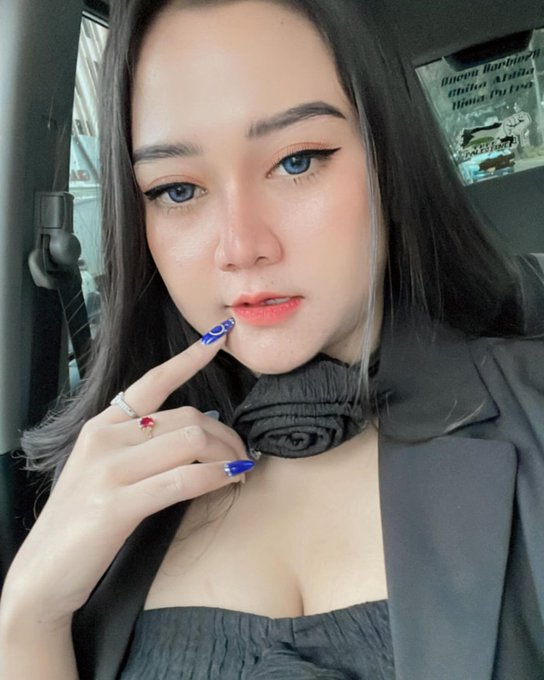 Baca Majalah Bonus Ngentot