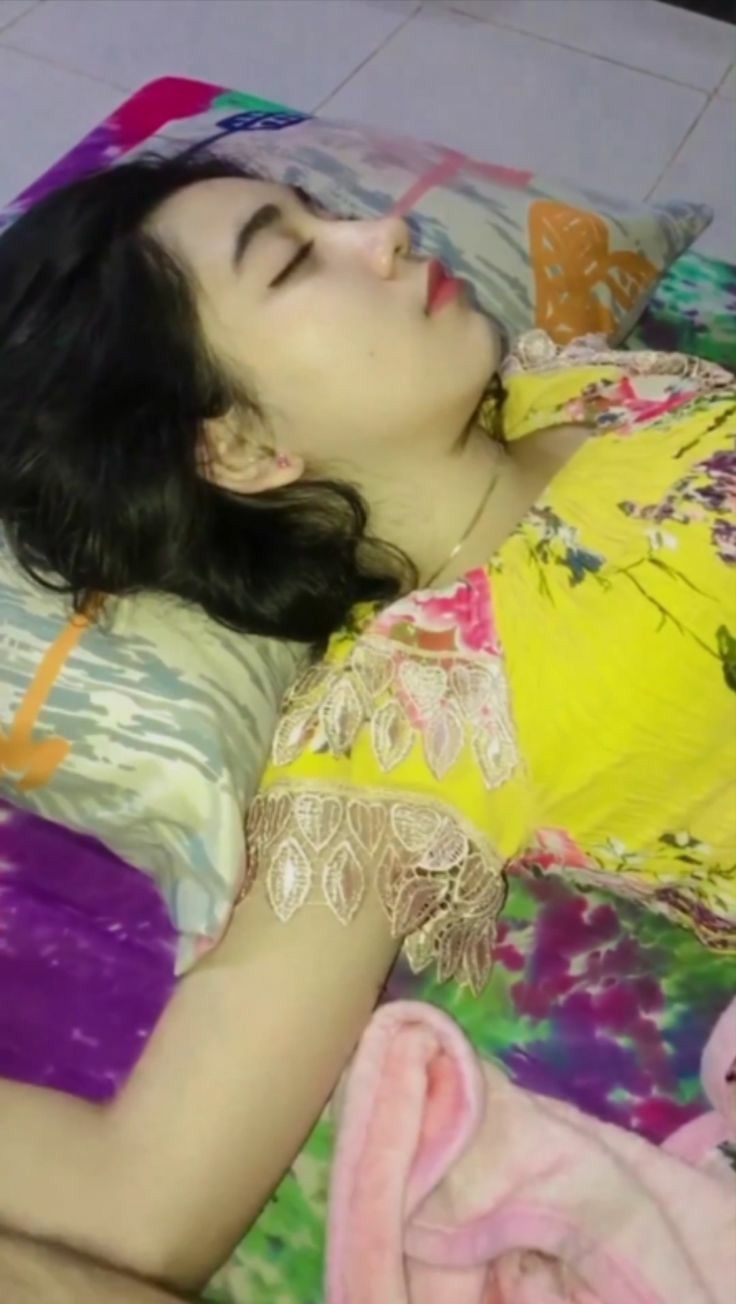 Bercinta Dengan Teman Kampus