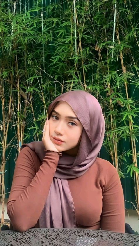 Cewe Berkerudung Ganas Dikasur