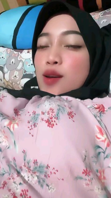 Istri Genit ML Lelaki Lain