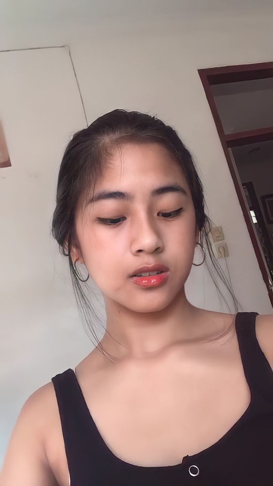 Istri Tetangga Memang Selalu Menggoda