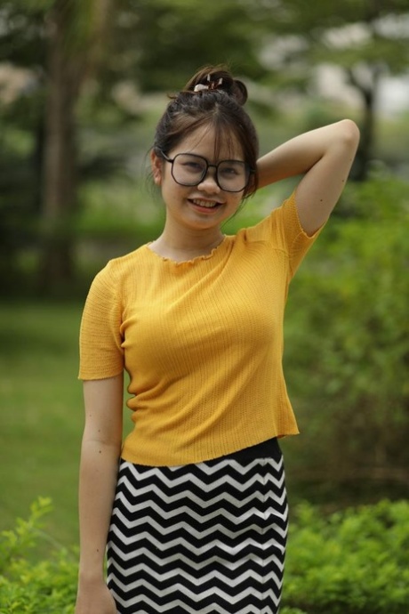 Menjelajahi Lubang Memek Wanita