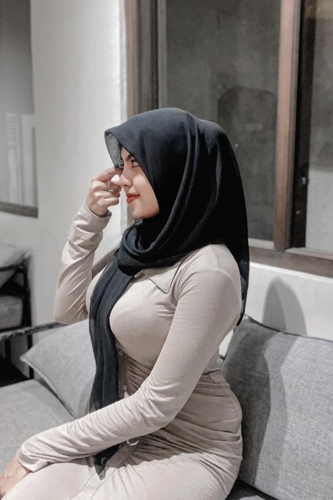 Payudara Padat Berisi Adik Iparku