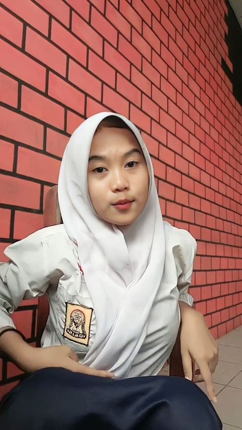 Pelajar SMP Binal Membuatku Tak Berdaya