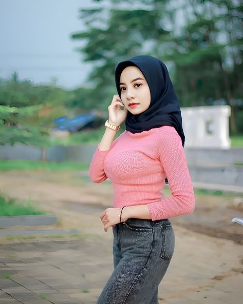 Perawan Berkerudung Simpananku