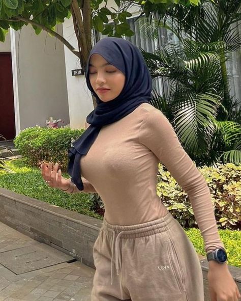 Tetangga Baru Hot